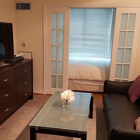 Toronto Luxury Accommodations - Qwest Luaran gambar