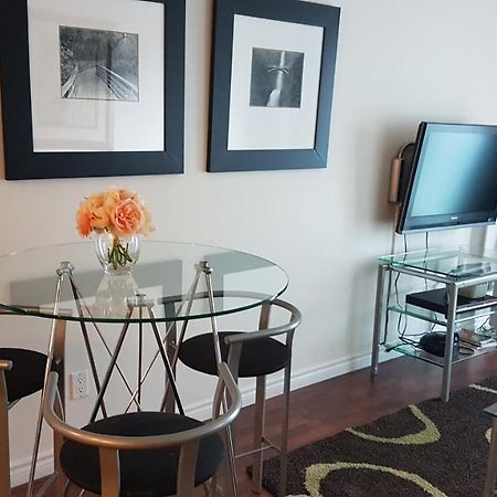 Toronto Luxury Accommodations - Qwest Luaran gambar