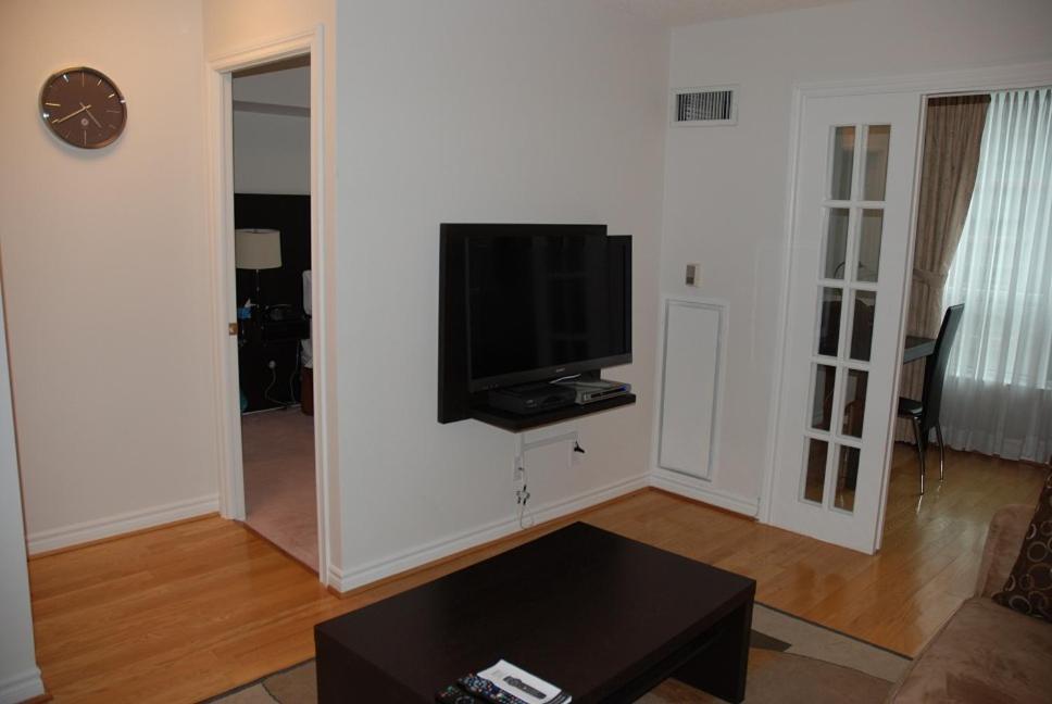 Toronto Luxury Accommodations - Qwest Luaran gambar