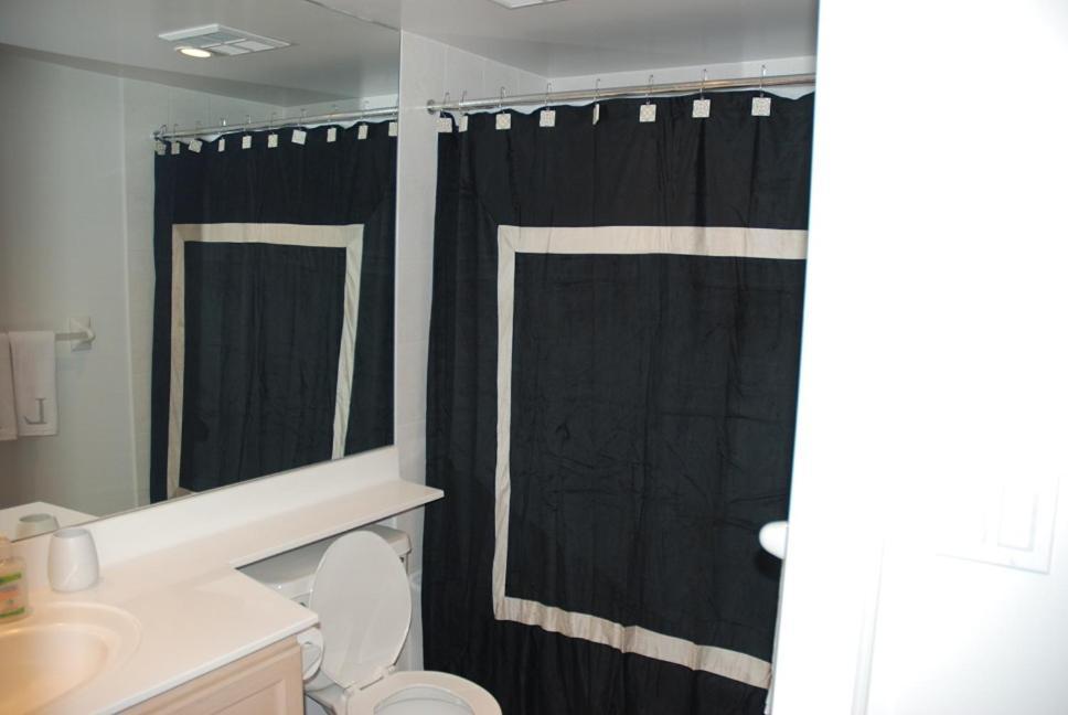 Toronto Luxury Accommodations - Qwest Luaran gambar