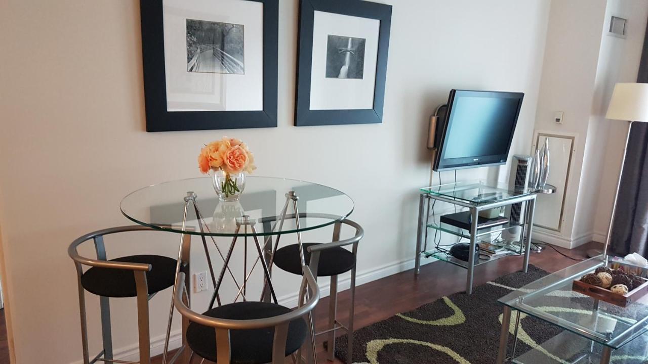 Toronto Luxury Accommodations - Qwest Luaran gambar