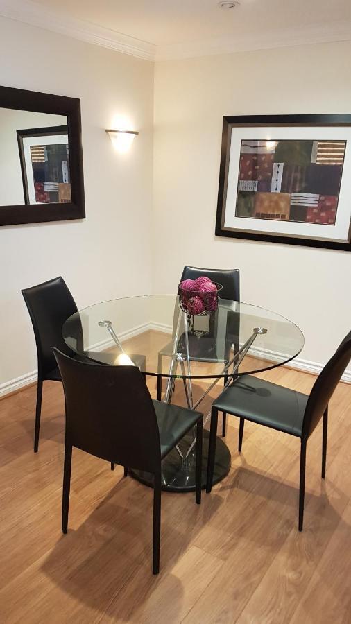 Toronto Luxury Accommodations - Qwest Luaran gambar