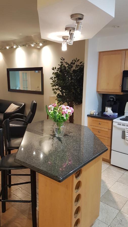 Toronto Luxury Accommodations - Qwest Luaran gambar
