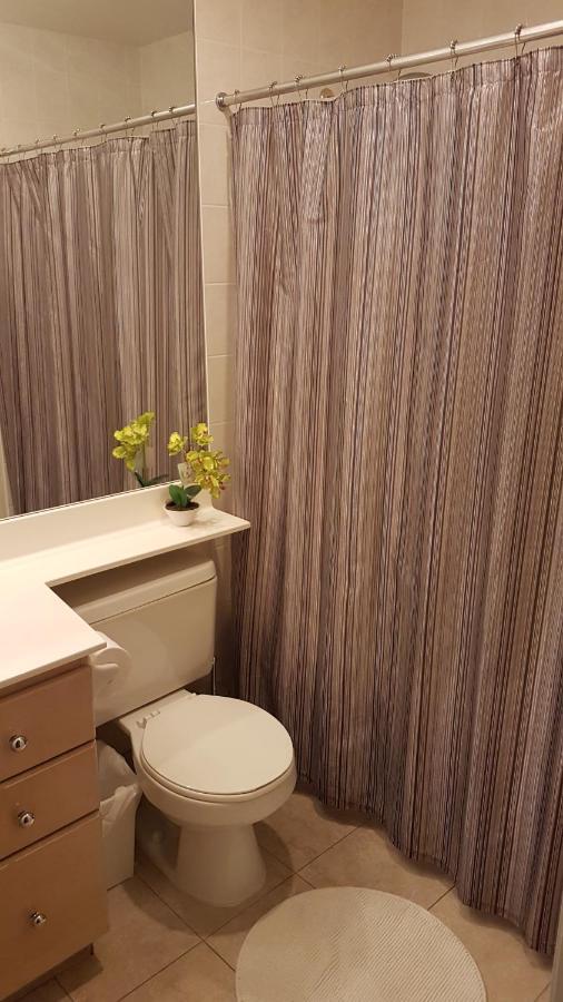 Toronto Luxury Accommodations - Qwest Luaran gambar