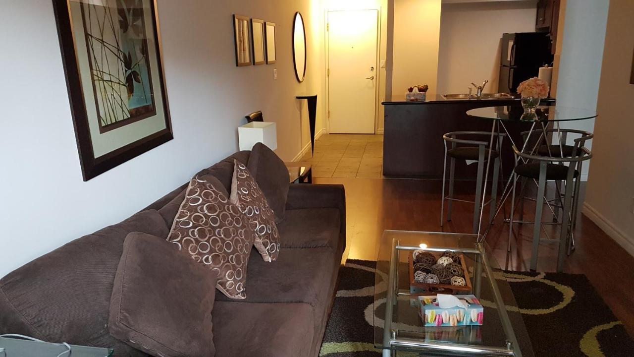 Toronto Luxury Accommodations - Qwest Luaran gambar