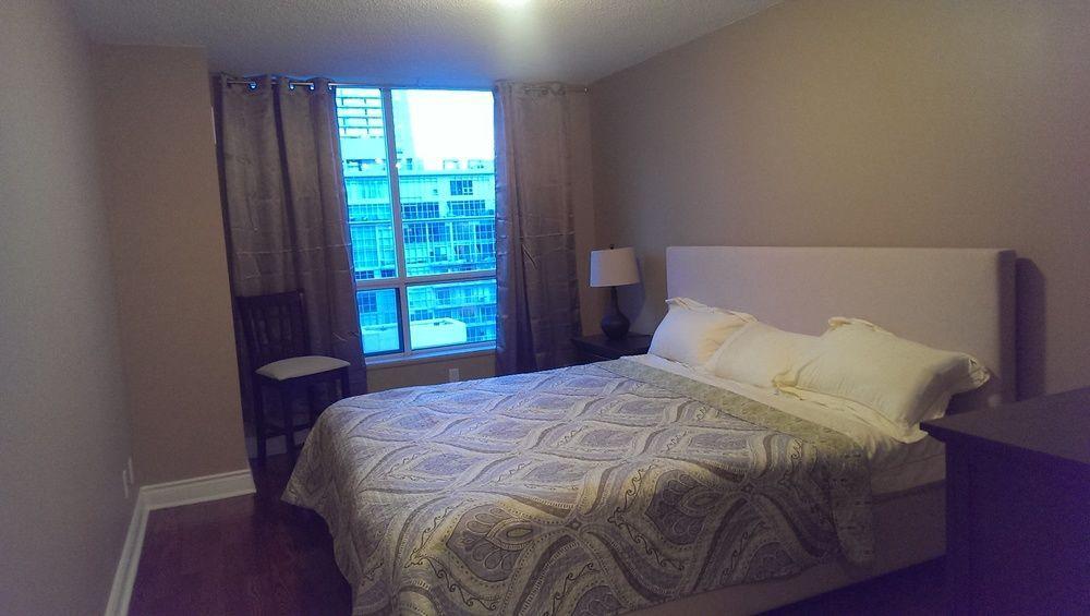 Toronto Luxury Accommodations - Qwest Luaran gambar