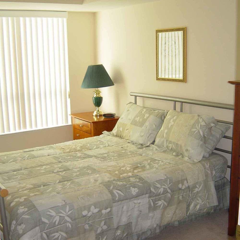 Toronto Luxury Accommodations - Qwest Luaran gambar