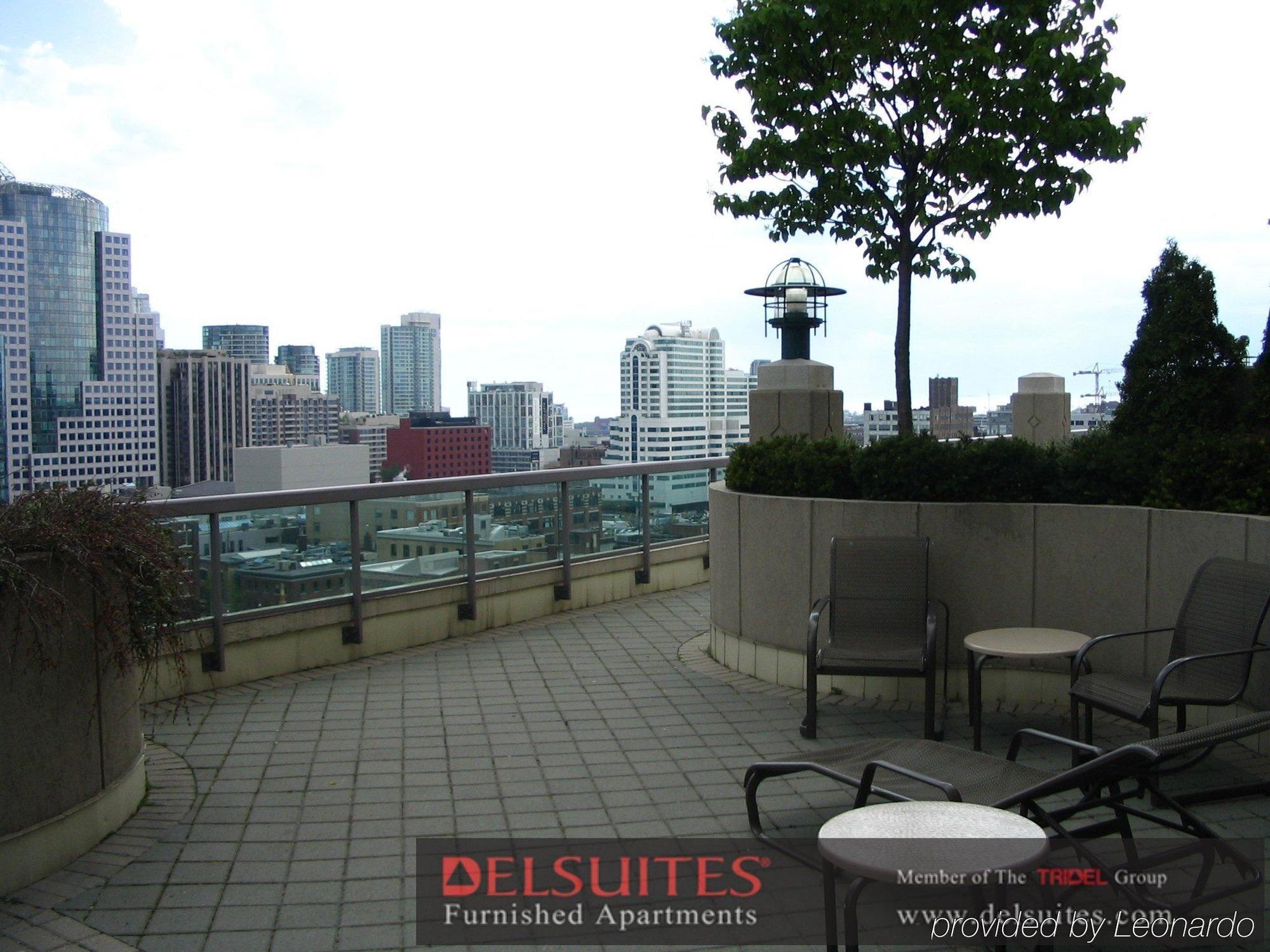 Toronto Luxury Accommodations - Qwest Luaran gambar
