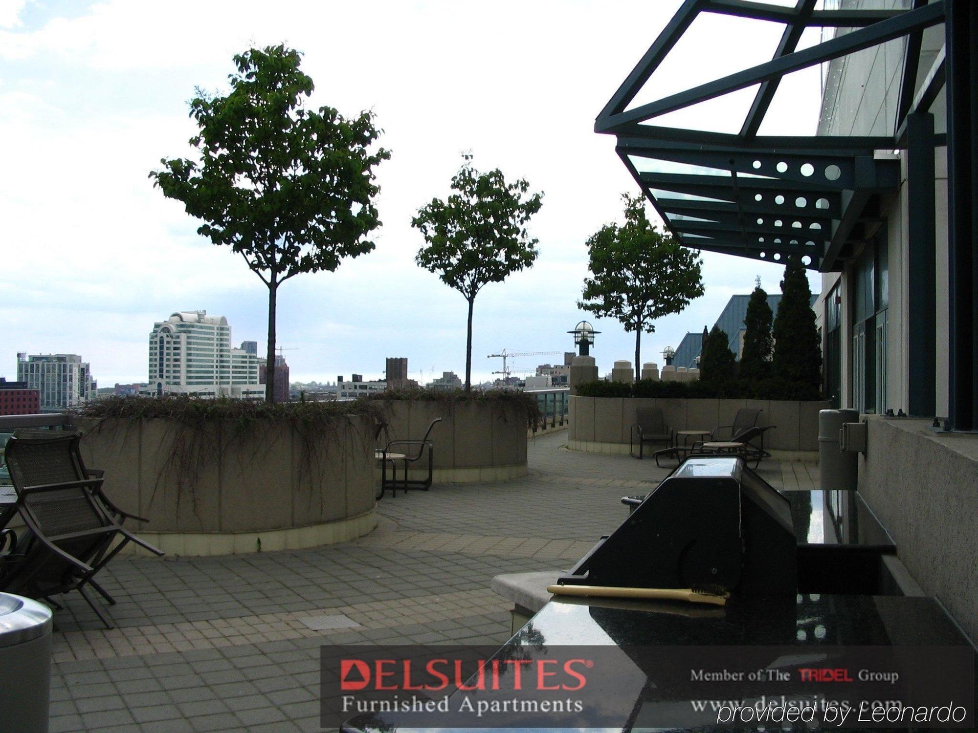 Toronto Luxury Accommodations - Qwest Luaran gambar