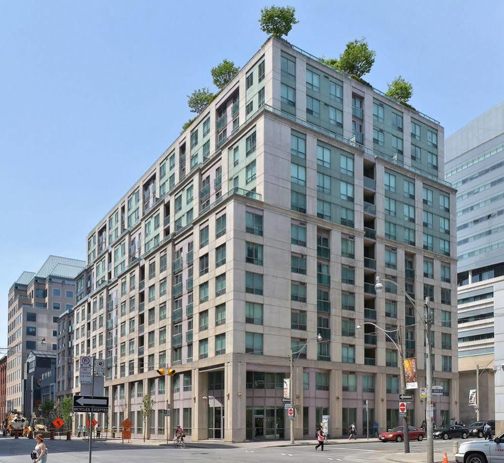 Toronto Luxury Accommodations - Qwest Luaran gambar
