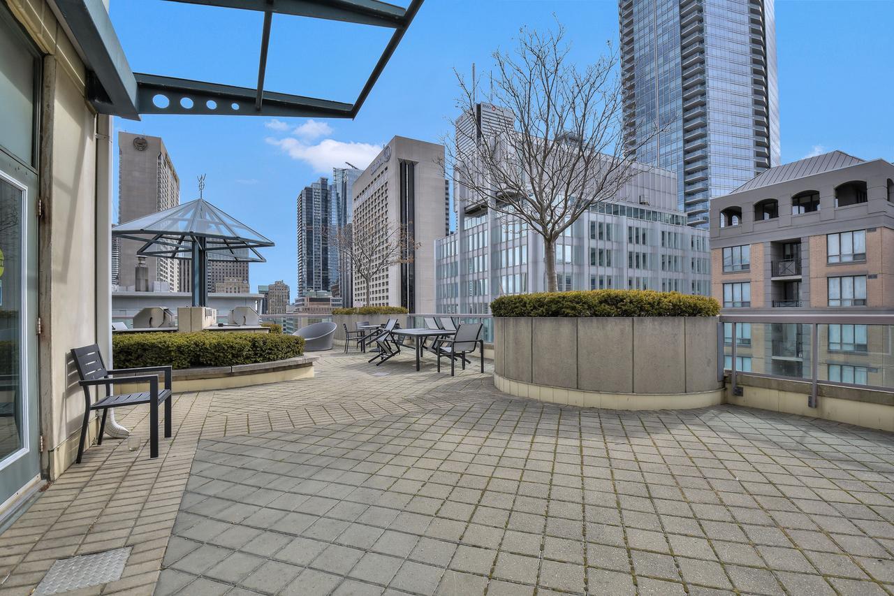 Toronto Luxury Accommodations - Qwest Luaran gambar