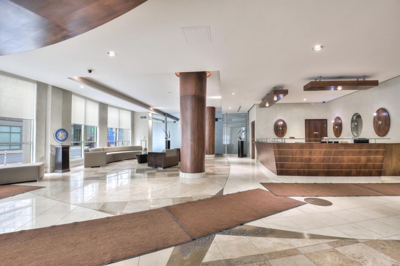 Toronto Luxury Accommodations - Qwest Luaran gambar