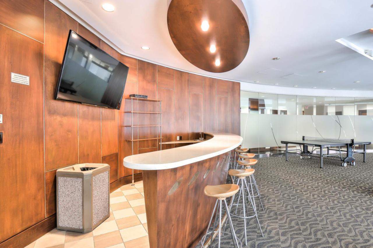 Toronto Luxury Accommodations - Qwest Luaran gambar