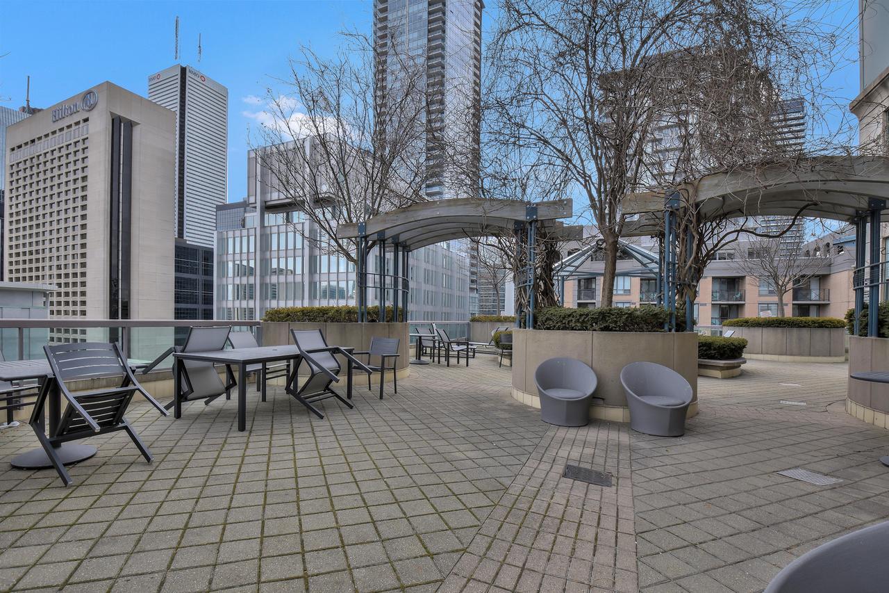 Toronto Luxury Accommodations - Qwest Luaran gambar