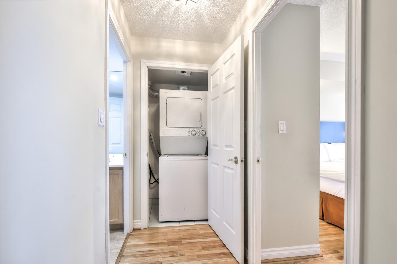 Toronto Luxury Accommodations - Qwest Luaran gambar