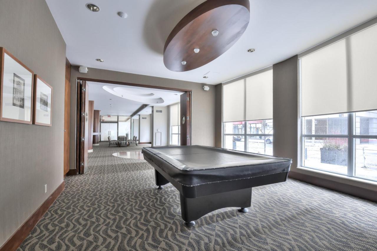 Toronto Luxury Accommodations - Qwest Luaran gambar