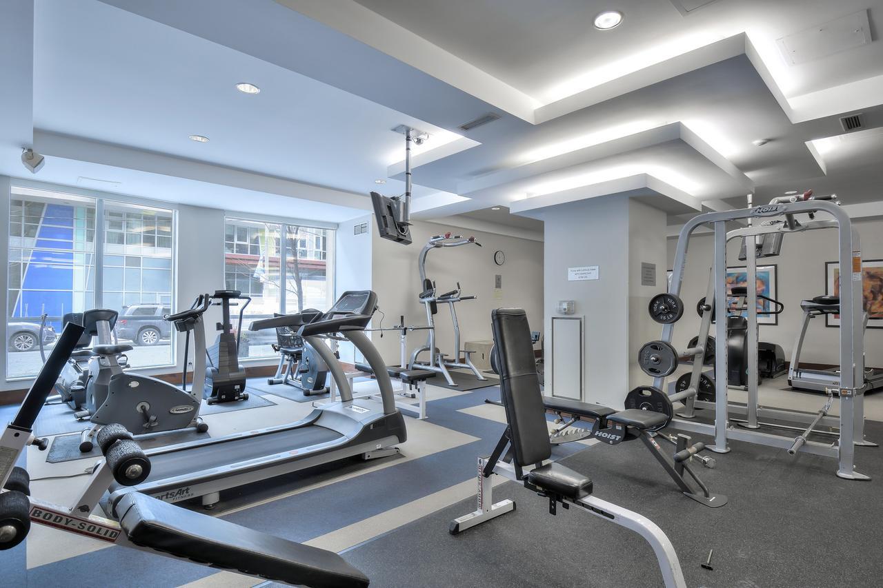 Toronto Luxury Accommodations - Qwest Luaran gambar