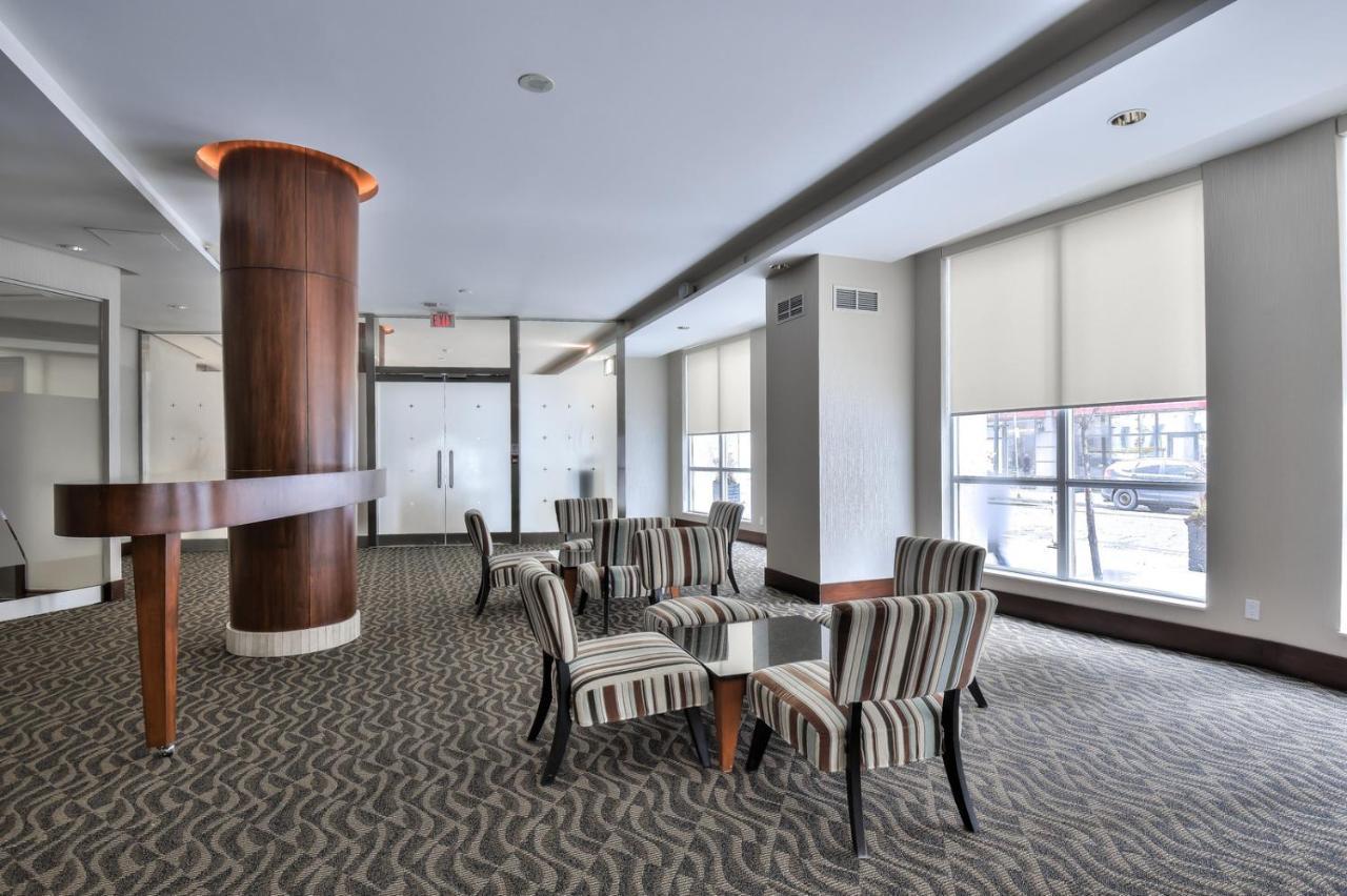 Toronto Luxury Accommodations - Qwest Luaran gambar
